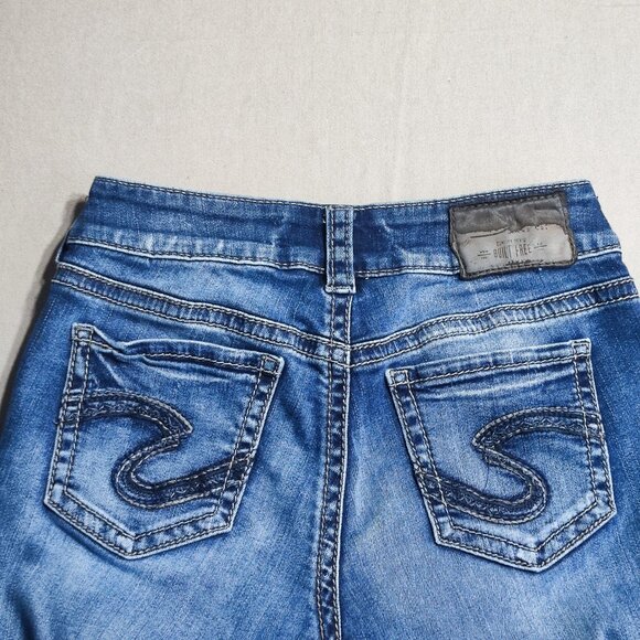 Silver Jeans Suki Capri women's size W26/L22 1/2 dark wash blue, low-rise - Picture 4 of 13